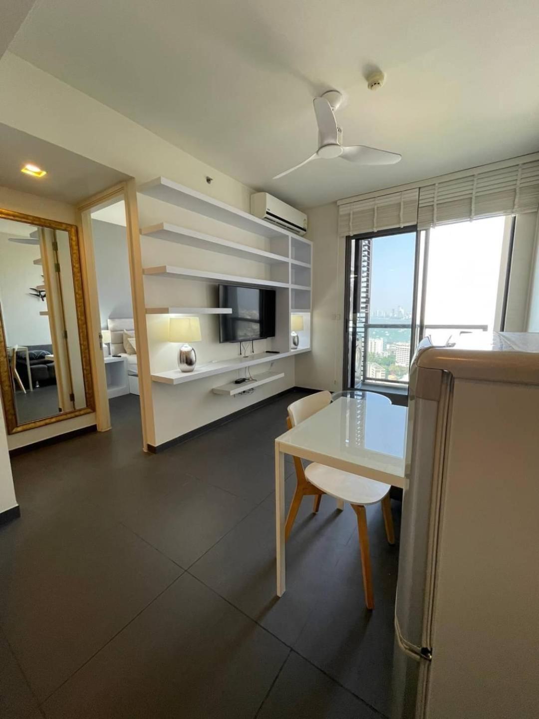 Unixx Seaview Aparthotel