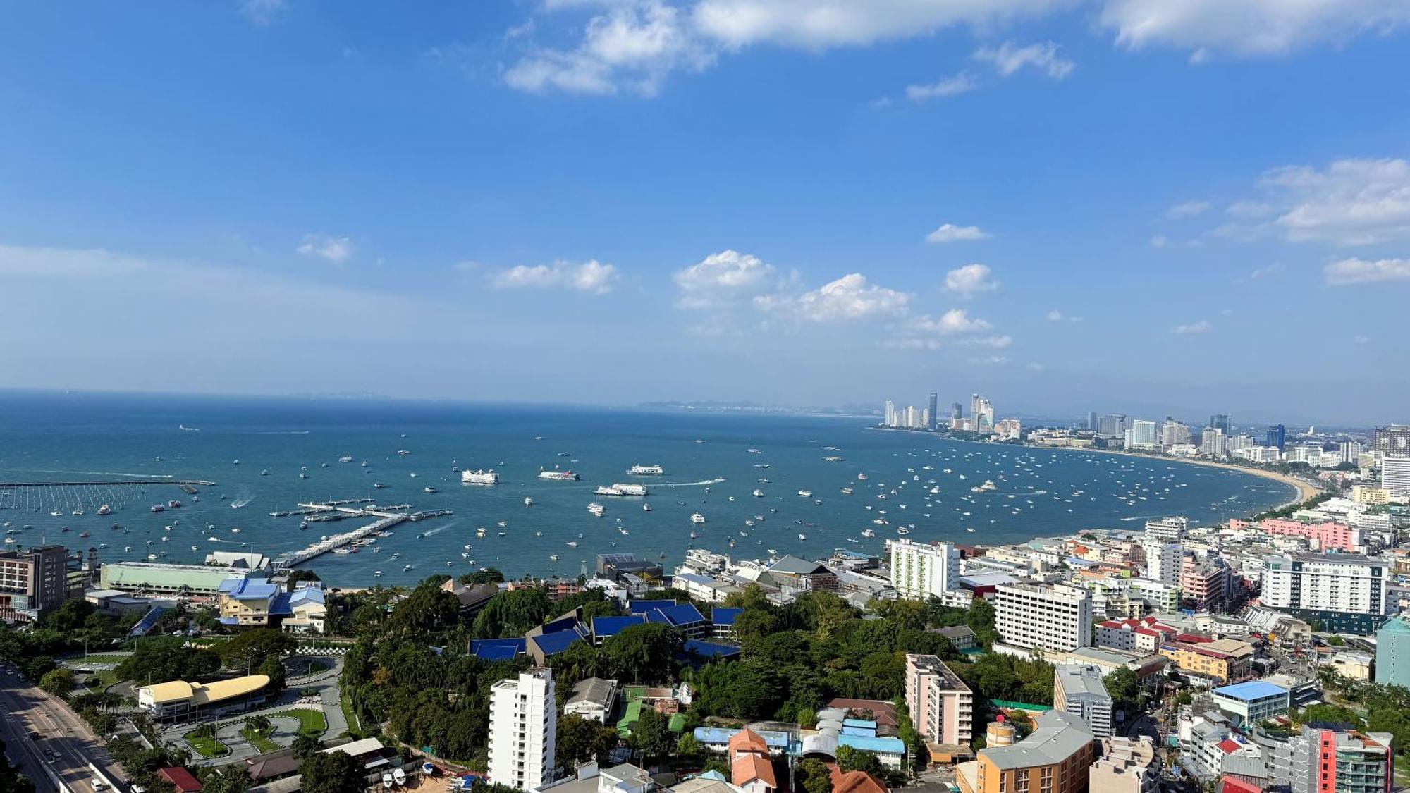 Unixx Seaview Aparthotel Pattaya